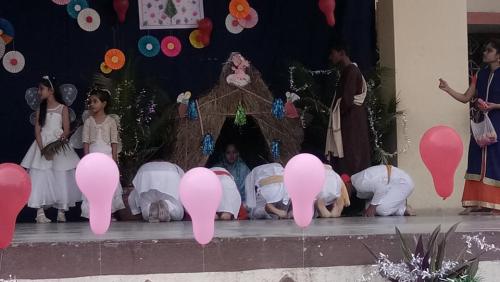 26229369_2077637539189068_1694807727202161605_n