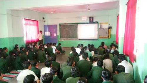 28467661_2106895562929932_7712148912964994700_n